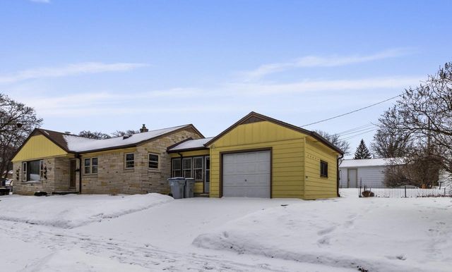 5701 W Stack DRIVE, Milwaukee, WI 53219