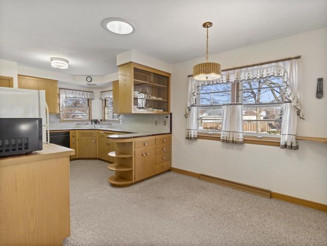 5701 W Stack DRIVE, Milwaukee, WI 53219