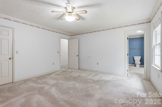 4804 Elmhurst Drive NE, Hickory, NC 28601