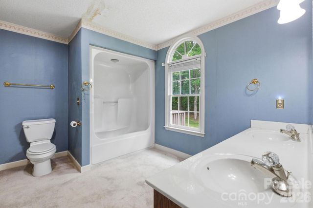 4804 Elmhurst Drive NE, Hickory, NC 28601