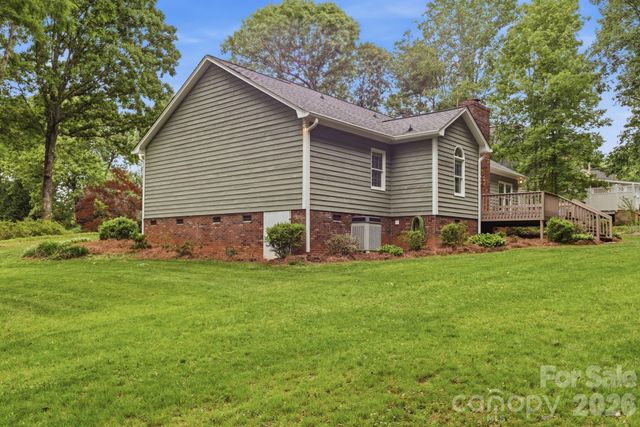 4804 Elmhurst Drive NE, Hickory, NC 28601