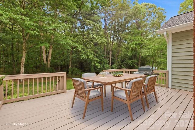 4804 Elmhurst Drive NE, Hickory, NC 28601
