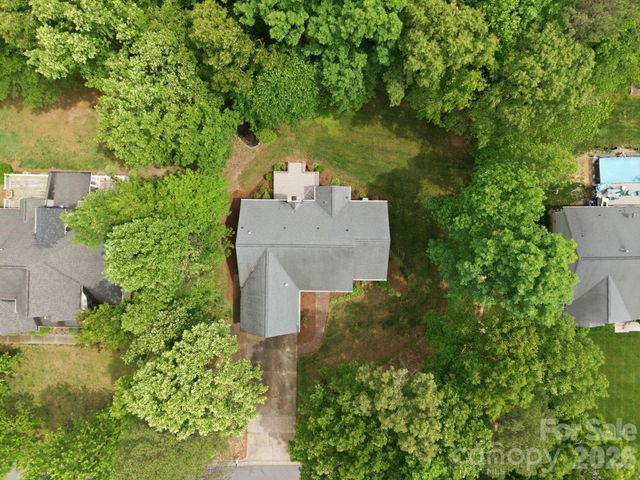 4804 Elmhurst Drive NE, Hickory, NC 28601