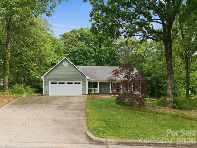 4804 Elmhurst Drive NE, Hickory, NC 28601