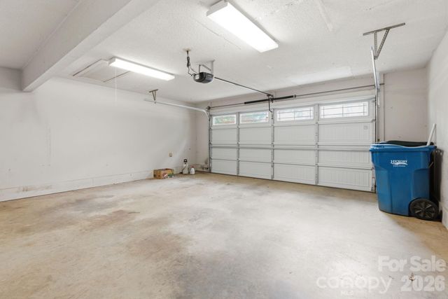 4804 Elmhurst Drive NE, Hickory, NC 28601