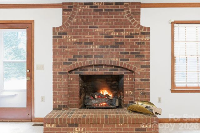 4804 Elmhurst Drive NE, Hickory, NC 28601