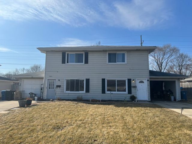 1060 N Highland Avenue, Aurora, IL 60506