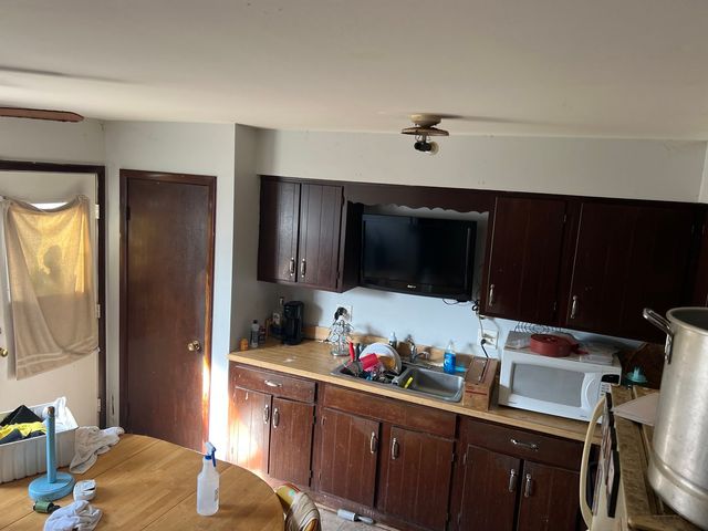 1060 N Highland Avenue, Aurora, IL 60506