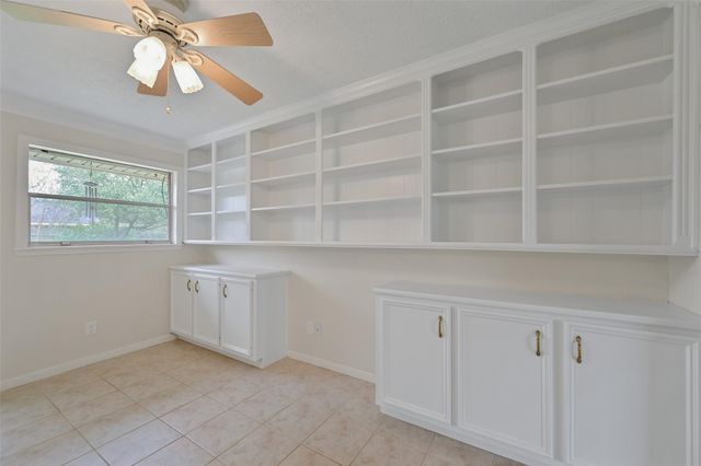 5020 Glenhaven Drive, Baytown, TX 77521