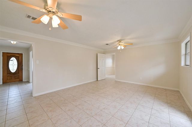 5020 Glenhaven Drive, Baytown, TX 77521