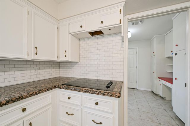 5020 Glenhaven Drive, Baytown, TX 77521