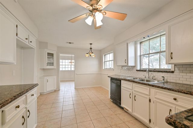 5020 Glenhaven Drive, Baytown, TX 77521