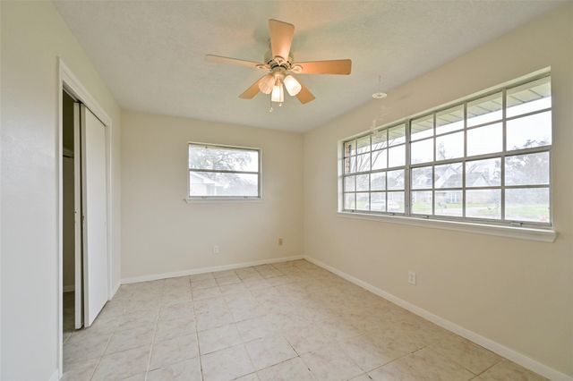 5020 Glenhaven Drive, Baytown, TX 77521