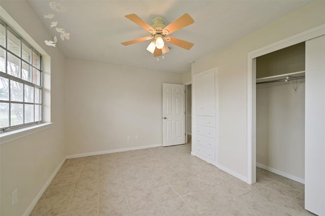 5020 Glenhaven Drive, Baytown, TX 77521