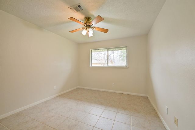 5020 Glenhaven Drive, Baytown, TX 77521