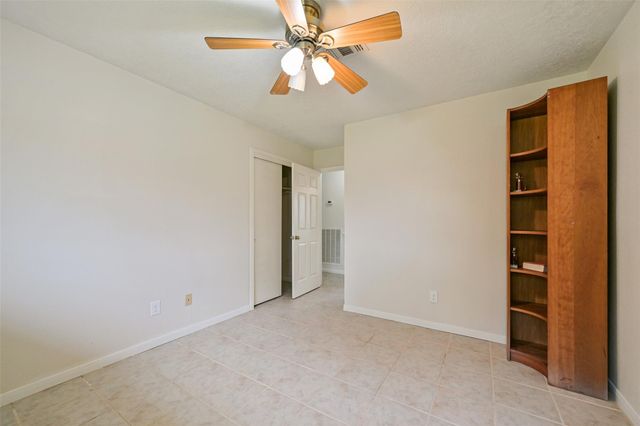 5020 Glenhaven Drive, Baytown, TX 77521