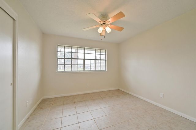 5020 Glenhaven Drive, Baytown, TX 77521