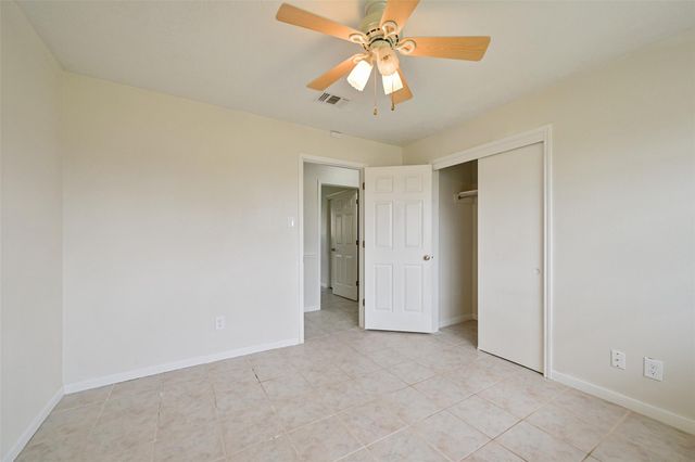 5020 Glenhaven Drive, Baytown, TX 77521