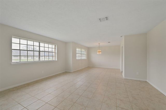 5020 Glenhaven Drive, Baytown, TX 77521