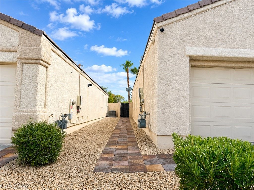 5705 Eagle Claw Avenue, Las Vegas, NV 89130 — photo 2