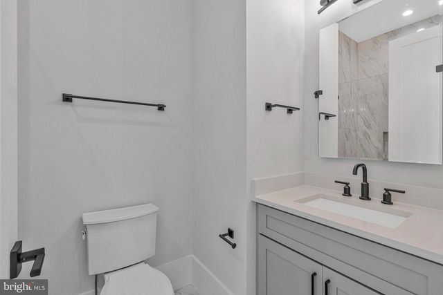 7007 HECTOR RD, Mclean, VA 22101