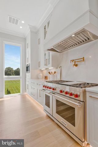 7007 HECTOR RD, Mclean, VA 22101