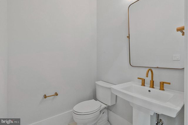 7007 HECTOR RD, Mclean, VA 22101