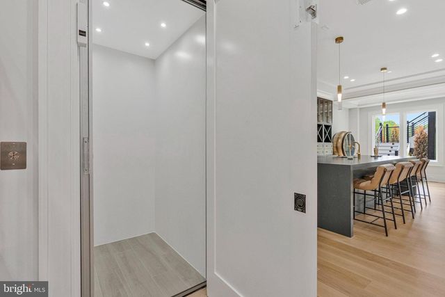 7007 HECTOR RD, Mclean, VA 22101