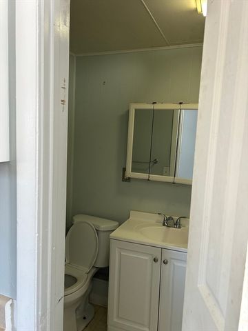 62 Brown 3, Waltham, MA 02453