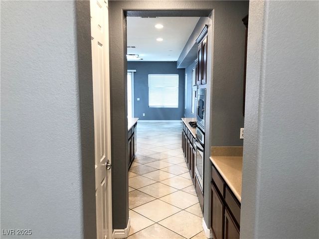 1885 Cape Cod Landing Drive, Las Vegas, NV 89135