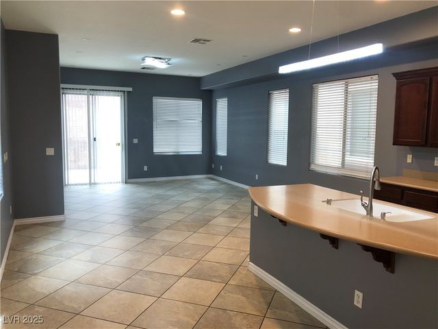 1885 Cape Cod Landing Drive, Las Vegas, NV 89135