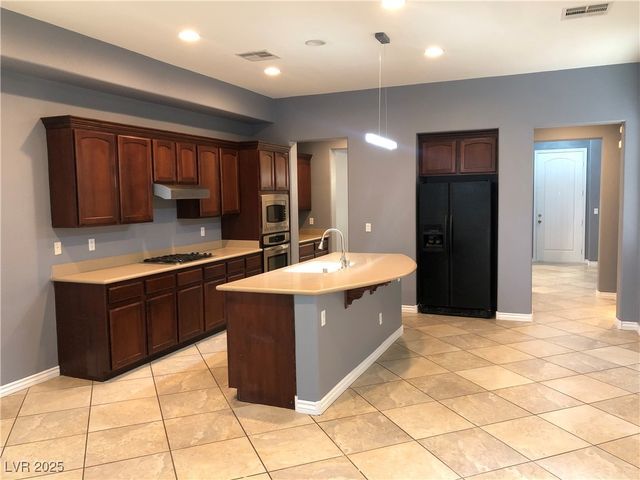 1885 Cape Cod Landing Drive, Las Vegas, NV 89135