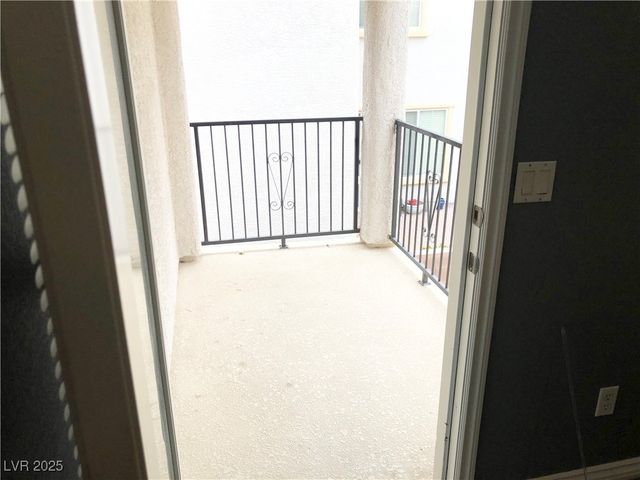 1885 Cape Cod Landing Drive, Las Vegas, NV 89135