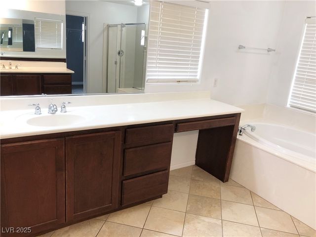 1885 Cape Cod Landing Drive, Las Vegas, NV 89135