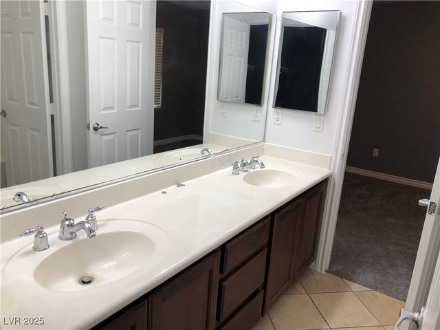 1885 Cape Cod Landing Drive, Las Vegas, NV 89135