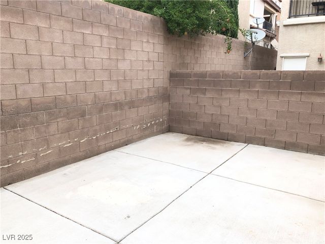 1885 Cape Cod Landing Drive, Las Vegas, NV 89135