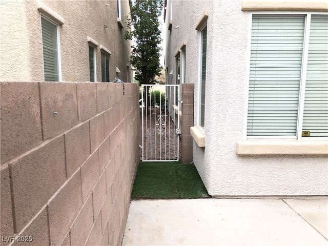 1885 Cape Cod Landing Drive, Las Vegas, NV 89135