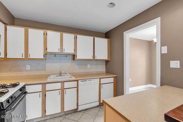 1404 Violet Lane, Jackson, NJ 08527