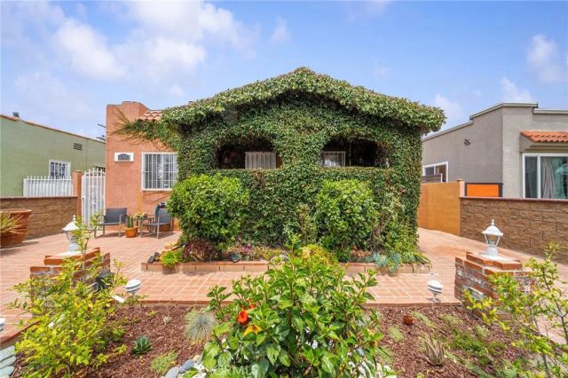 1301 W 56th Street, Los Angeles, CA 90037