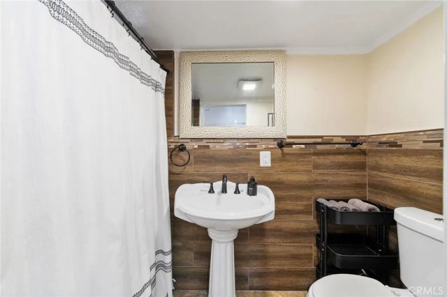 1301 W 56th Street, Los Angeles, CA 90037