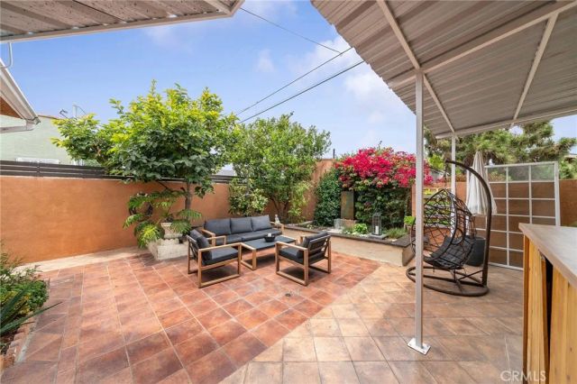 1301 W 56th Street, Los Angeles, CA 90037