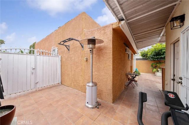 1301 W 56th Street, Los Angeles, CA 90037