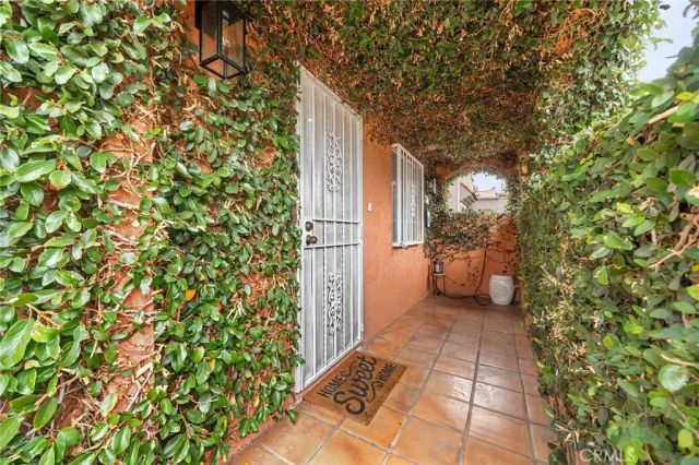 1301 W 56th Street, Los Angeles, CA 90037