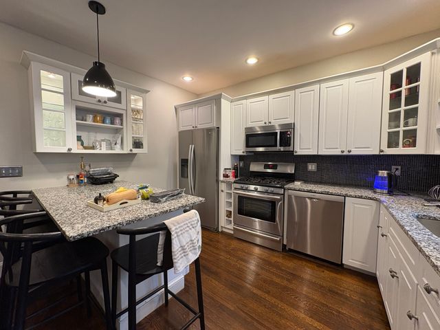 6 Lanark Rd 1, Brookline, MA 02445