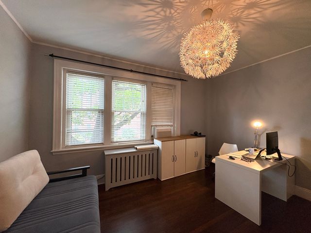 6 Lanark Rd 1, Brookline, MA 02445