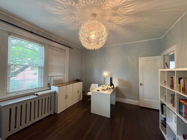 6 Lanark Rd 1, Brookline, MA 02445