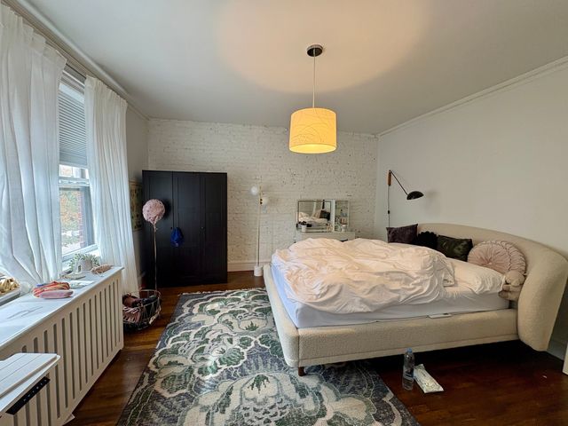 6 Lanark Rd 1, Brookline, MA 02445