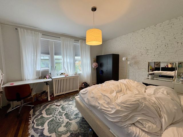 6 Lanark Rd 1, Brookline, MA 02445