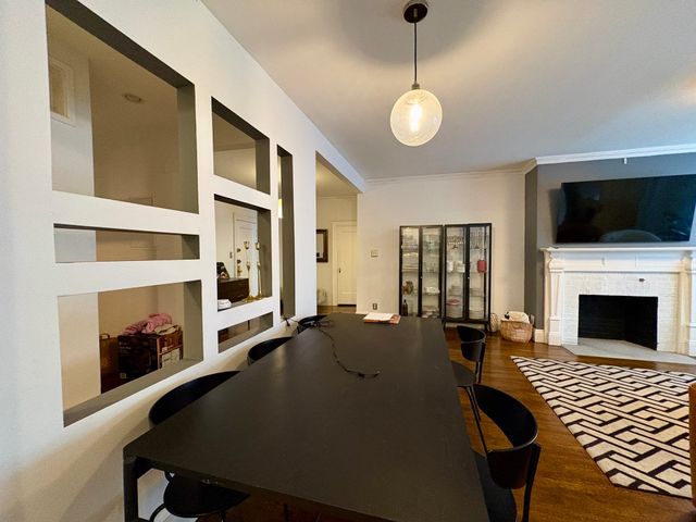 6 Lanark Rd 1, Brookline, MA 02445