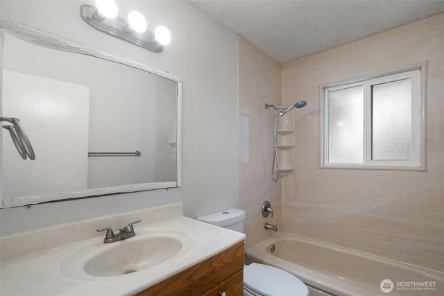 4202 79th Avenue W, Tacoma, WA 98466